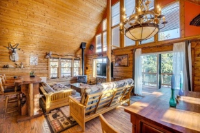 4 Mi to Fossil Beds Private Log Cabin on 3 Acres